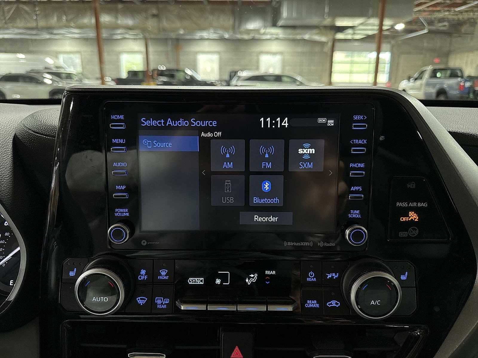 Thumbnail: 2021 Toyota Highlander - 21