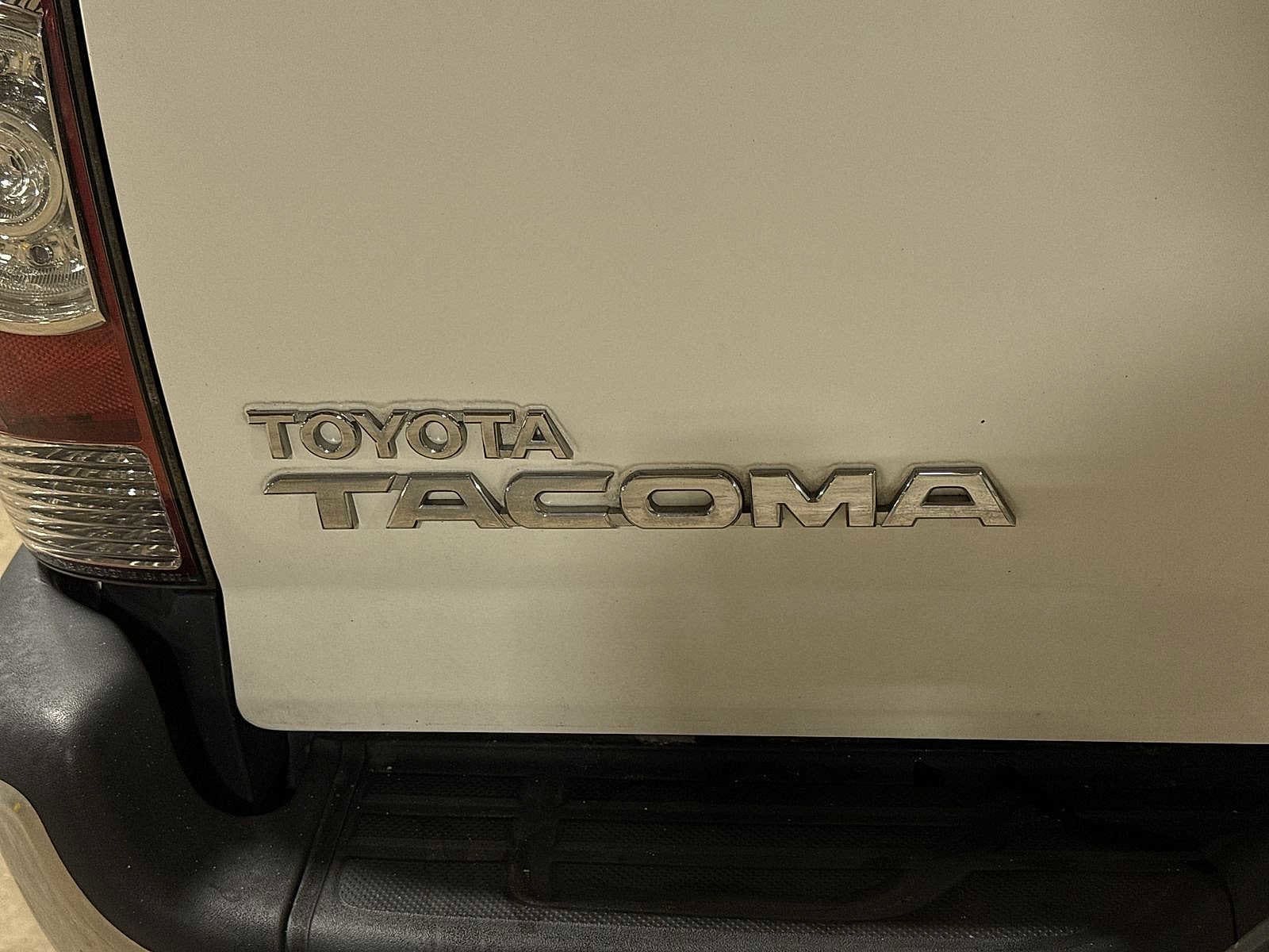 Thumbnail: 2010 Toyota Tacoma - 24