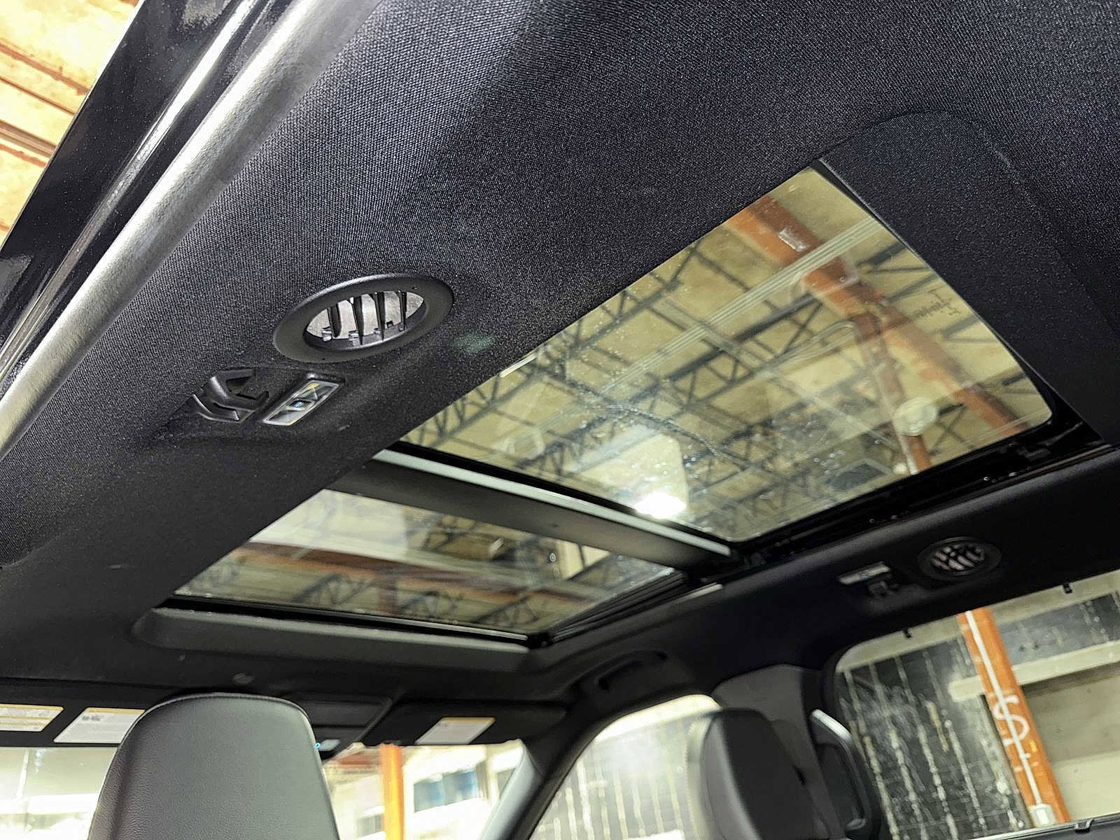 Thumbnail: 2022 Ford Explorer - 26