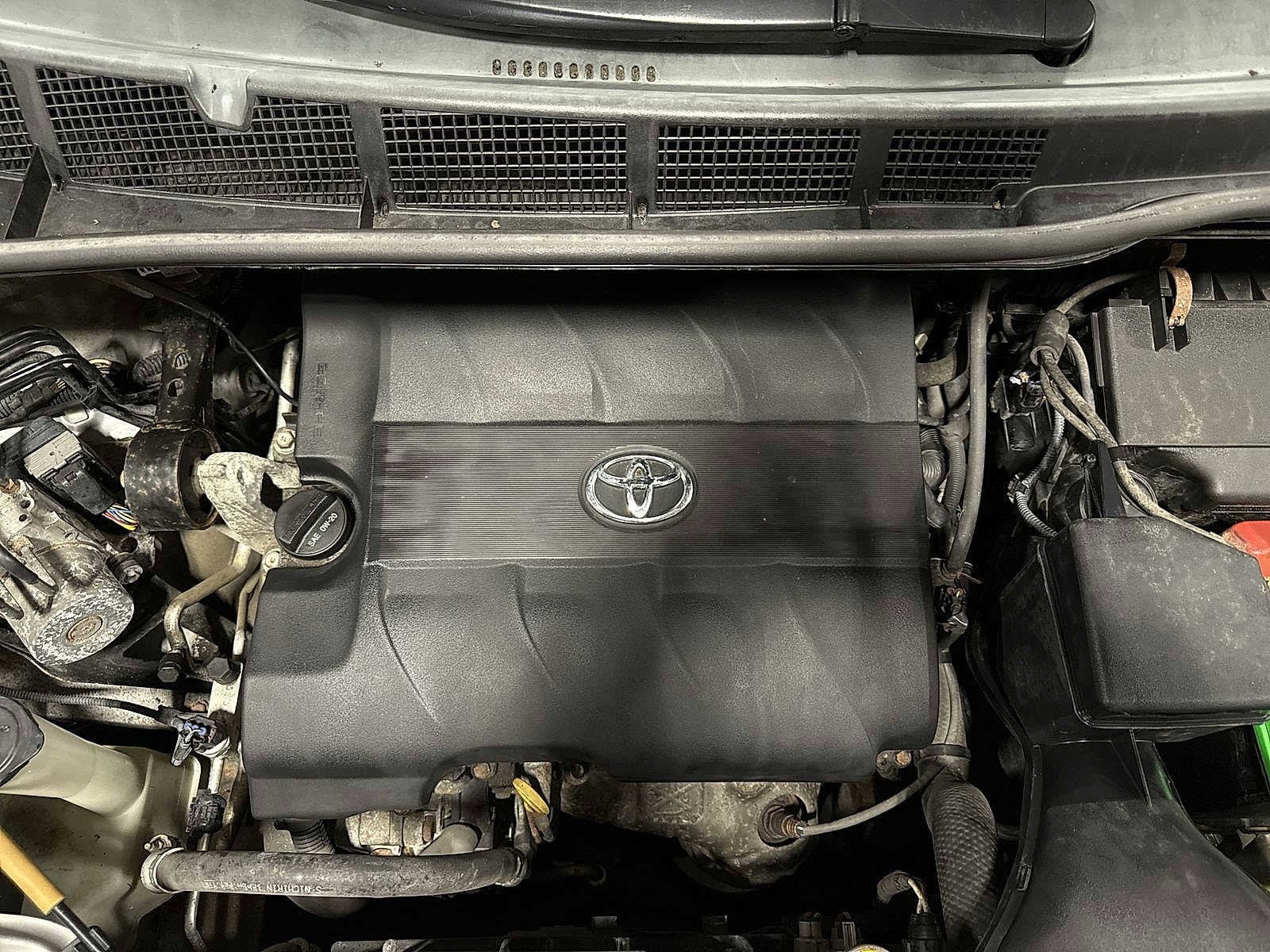 Thumbnail: 2014 Toyota Sienna - 11