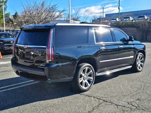 2017 Cadillac Escalade ESV Luxury photo 4