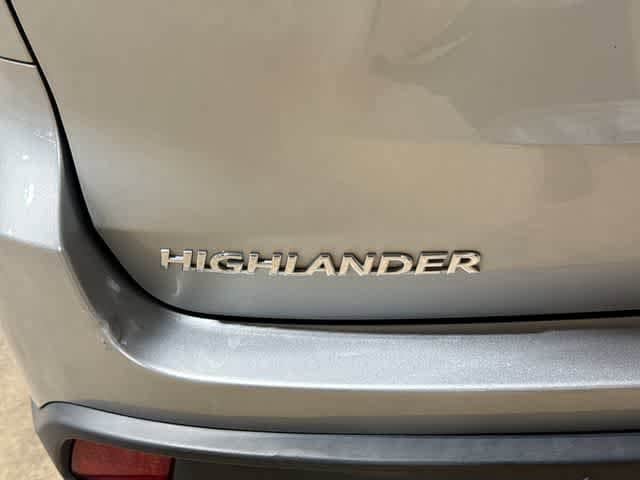 Thumbnail: 2017 Toyota Highlander - 28
