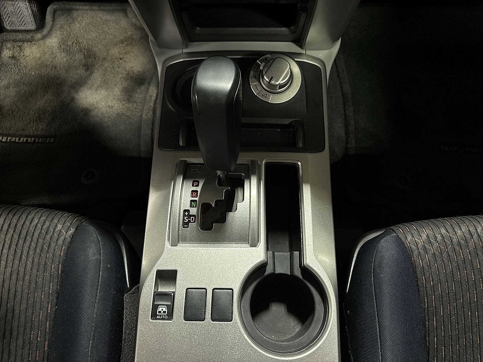 Thumbnail: 2013 Toyota 4Runner - 30