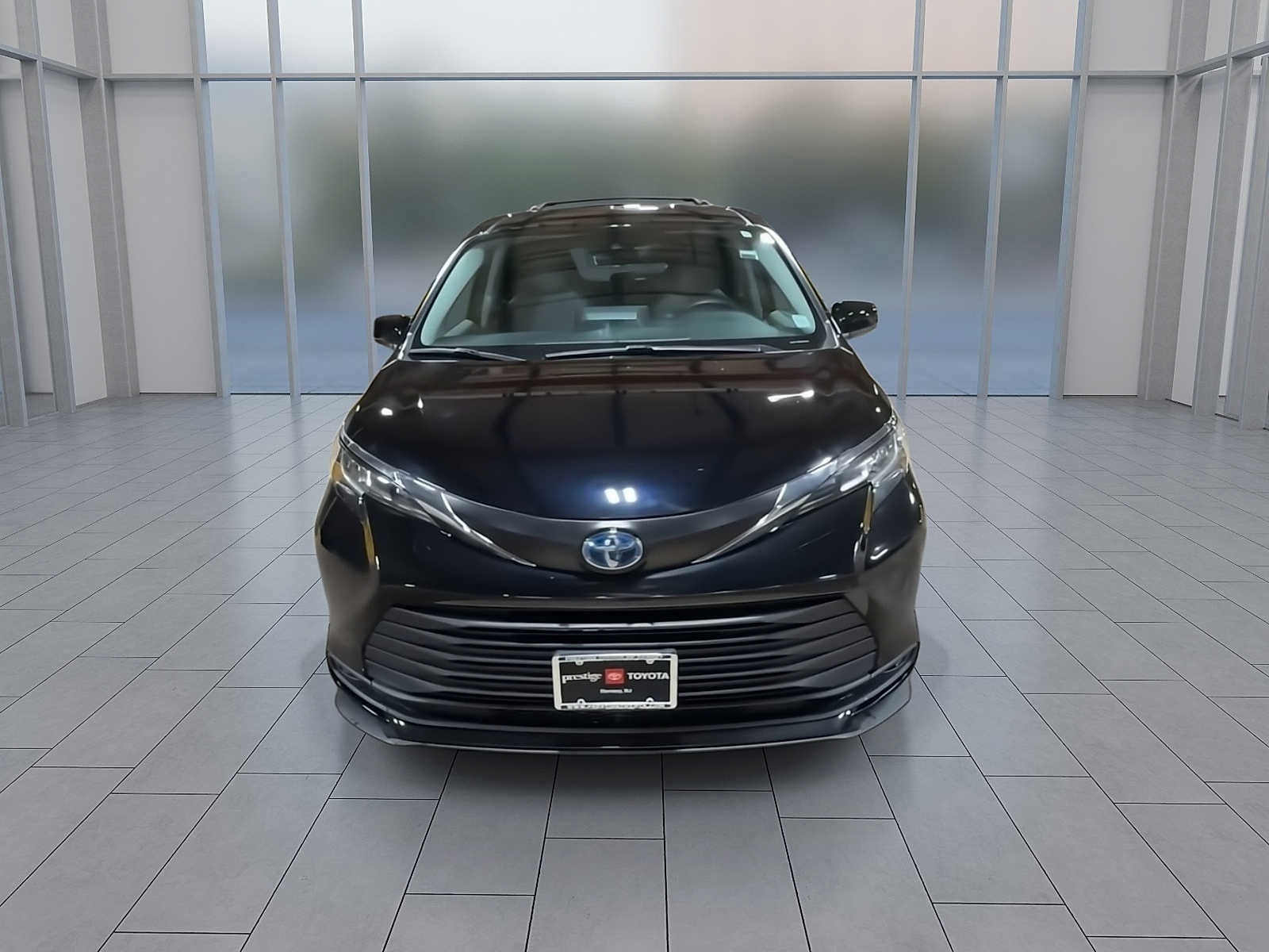 Thumbnail: 2022 Toyota Sienna - 3
