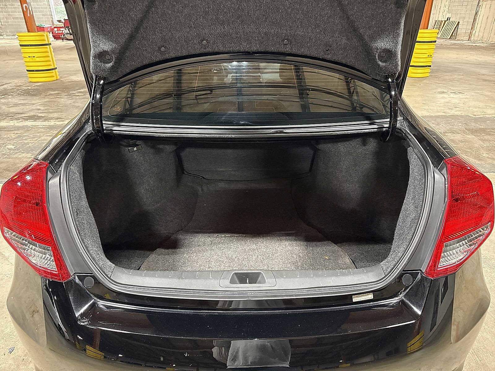 Thumbnail: 2012 Honda Accord - 11