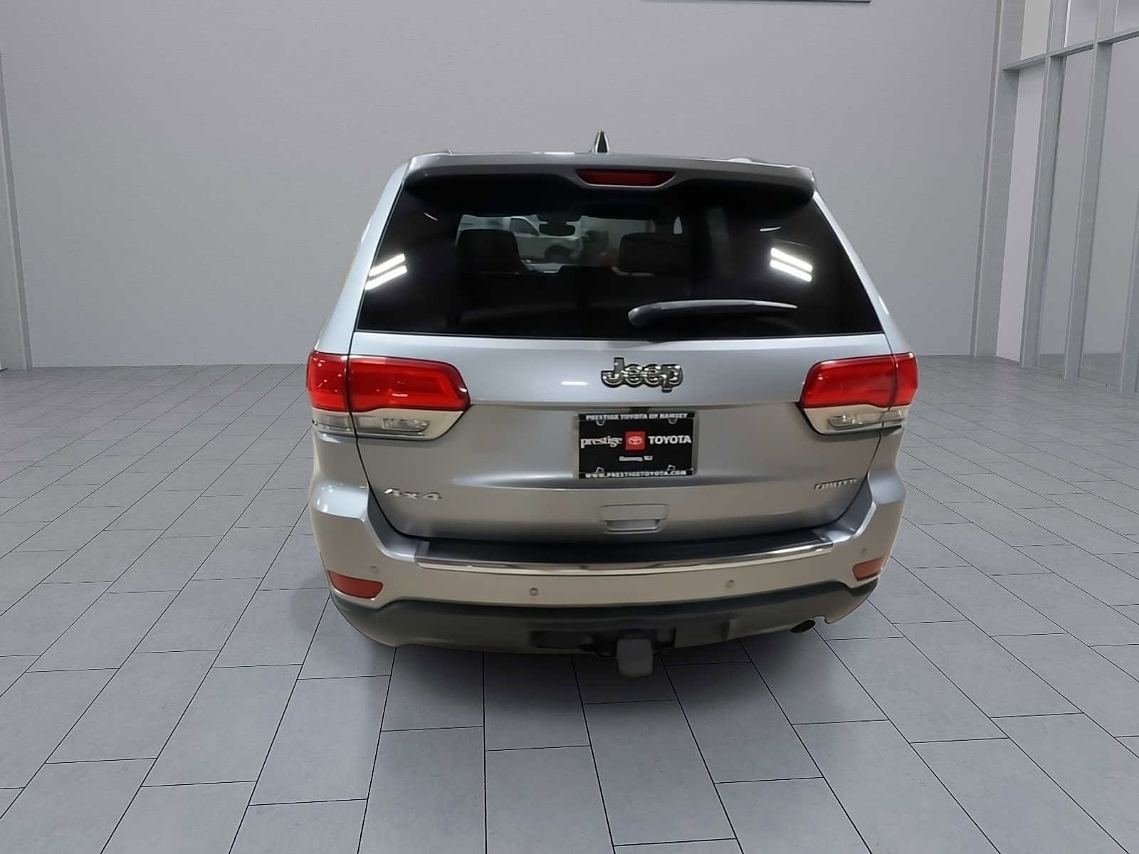 Thumbnail: 2017 Jeep Grand Cherokee - 7