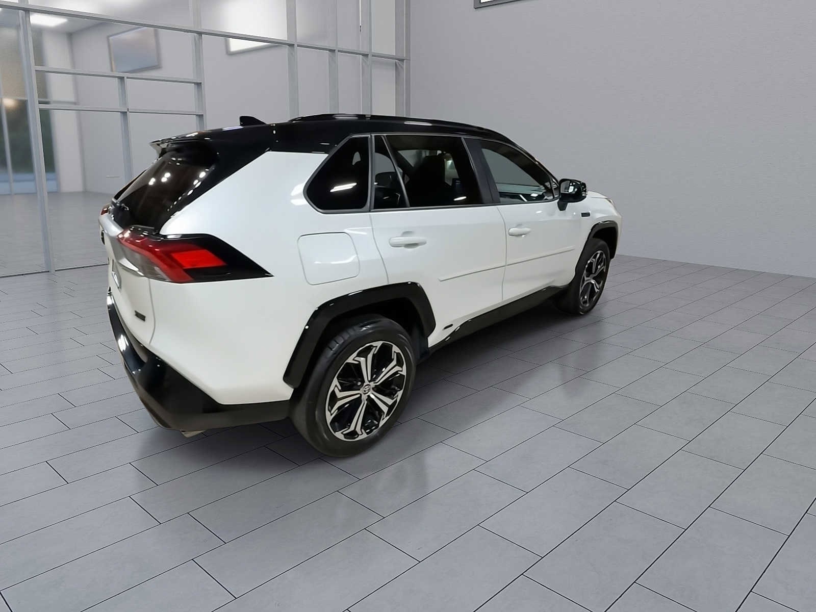 Thumbnail: 2022 Toyota RAV4 - 8