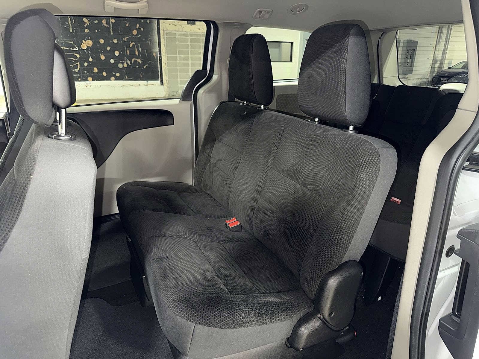 Thumbnail: 2019 Dodge Grand Caravan - 16