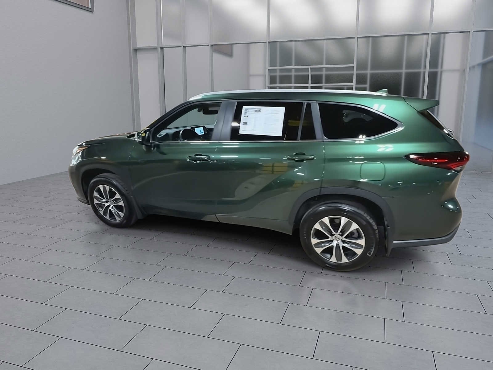 Thumbnail: 2025 Toyota Highlander - 6