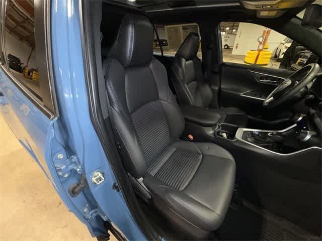 Thumbnail: 2022 Toyota RAV4 - 15