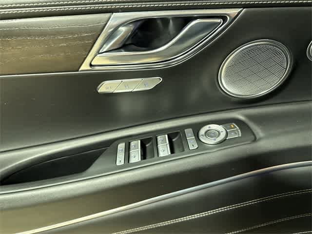 Thumbnail: 2022 Genesis GV80 - 22