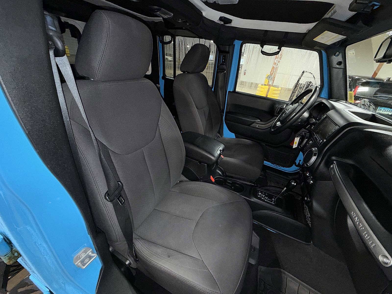 Thumbnail: 2017 Jeep Wrangler - 16