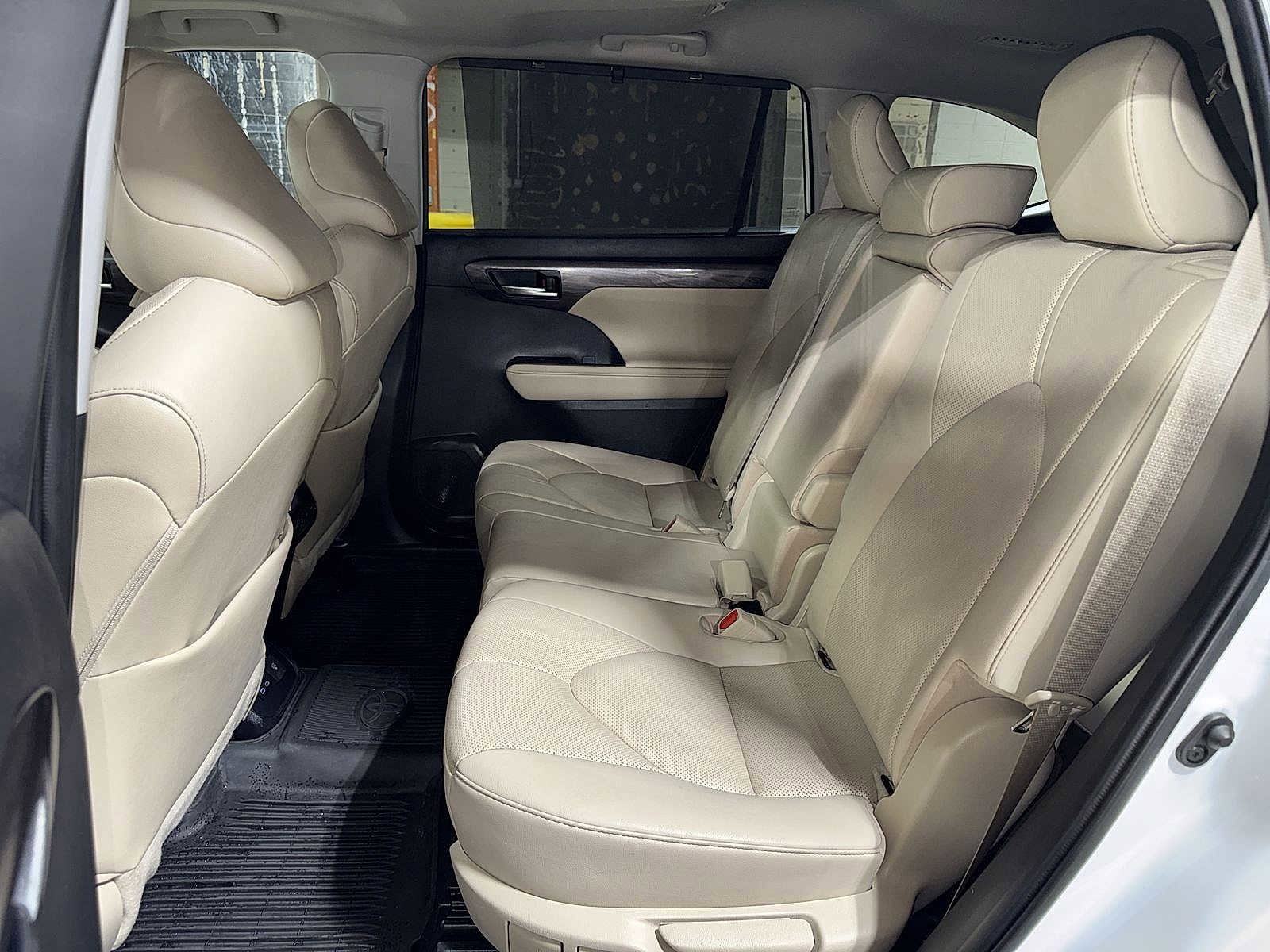 Thumbnail: 2023 Toyota Highlander - 16