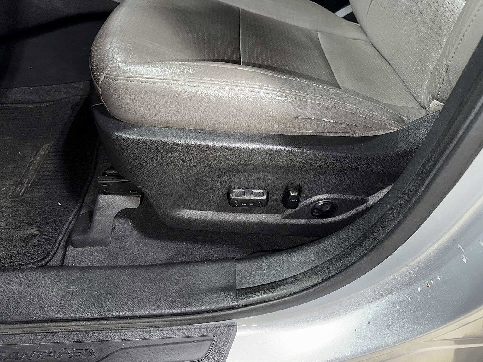 Thumbnail: 2016 Hyundai Santa Fe - 23