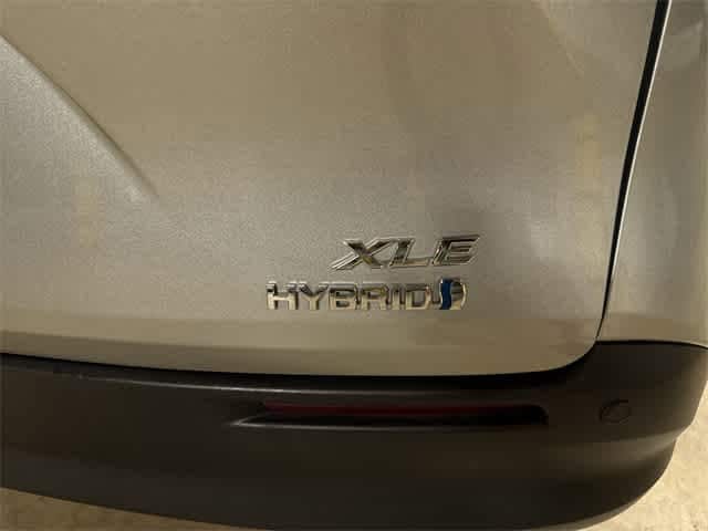 Thumbnail: 2022 Toyota Sienna - 28