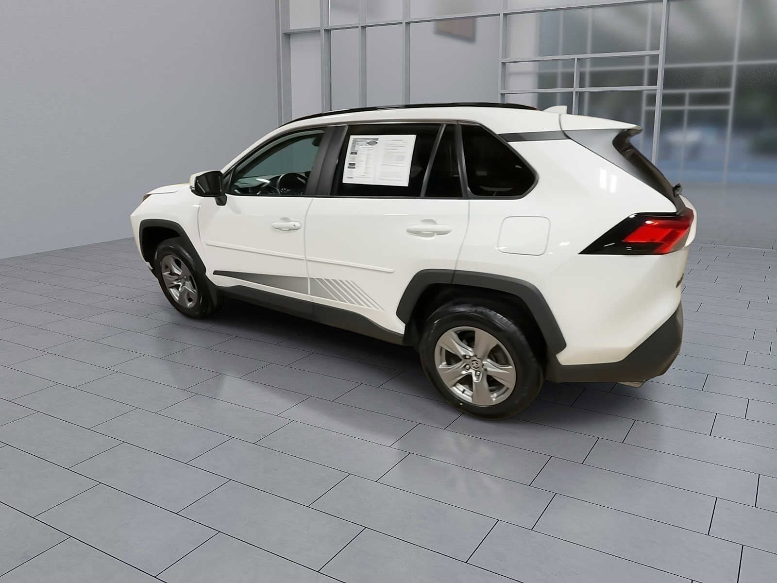 Thumbnail: 2022 Toyota RAV4 - 6