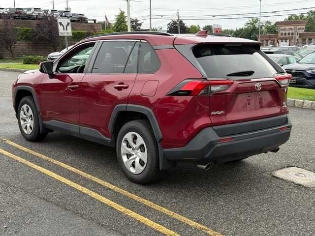 2020 Toyota RAV4 LE 6