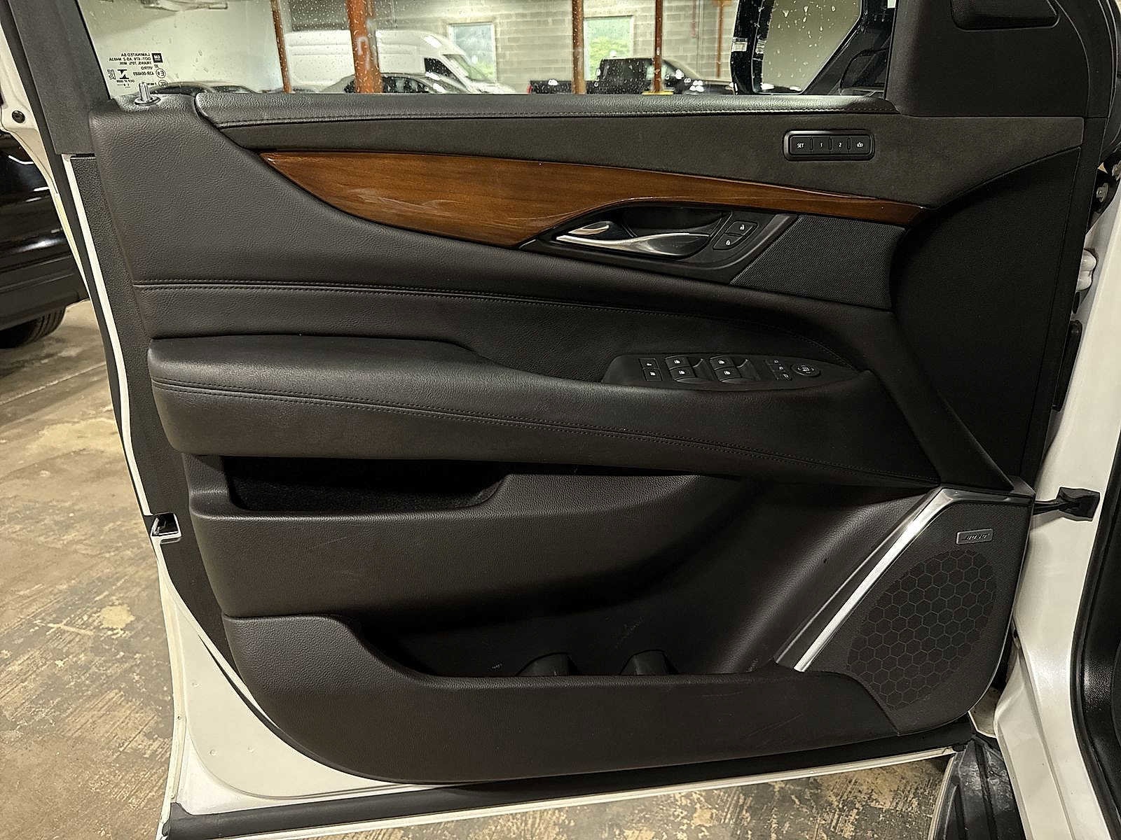 Thumbnail: 2020 Cadillac Escalade - 32