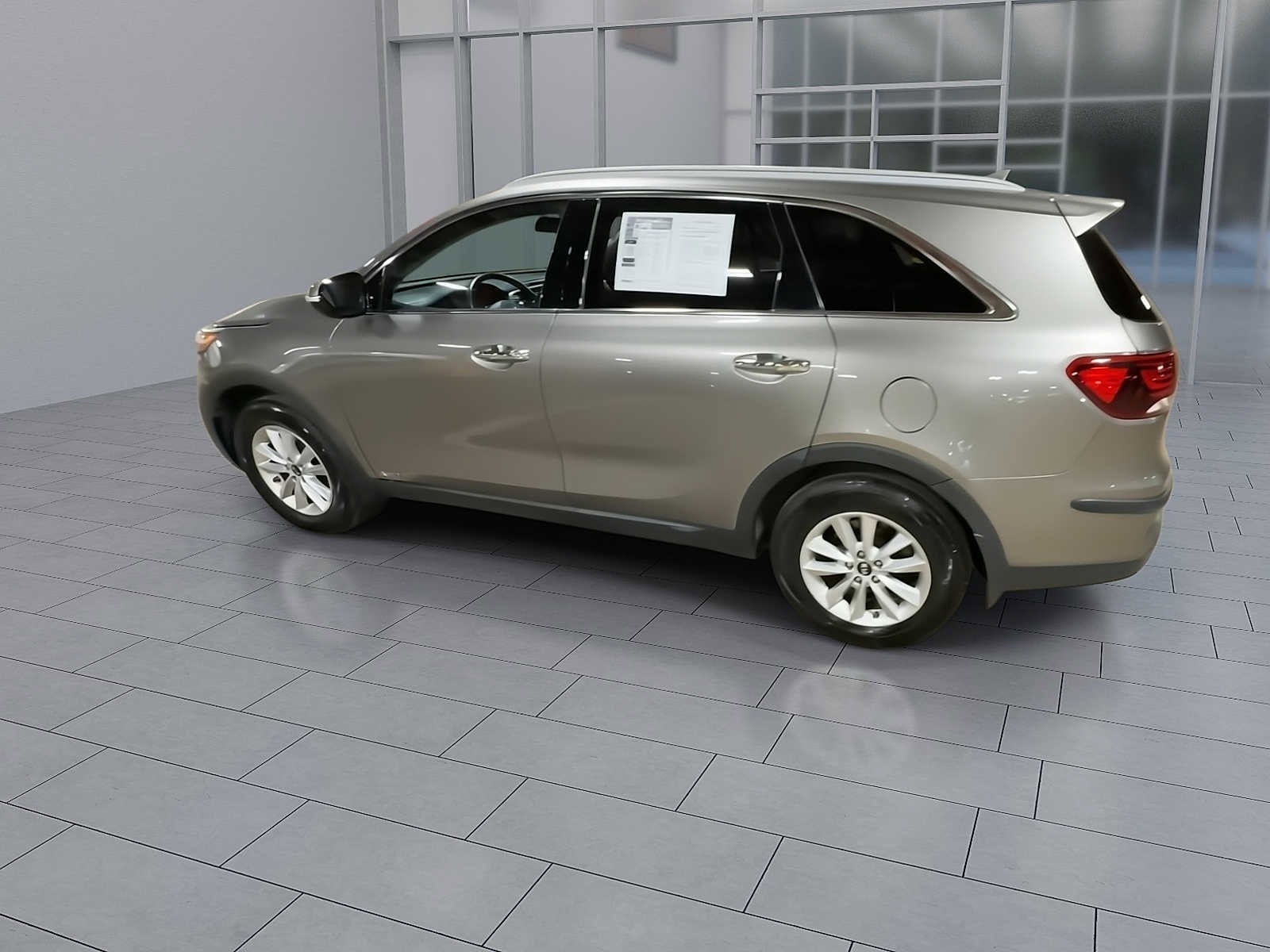 Thumbnail: 2019 Kia Sorento - 6