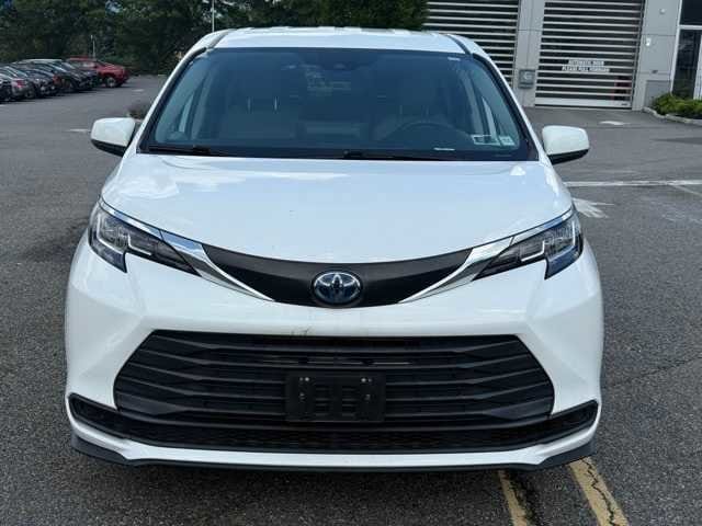 Thumbnail: 2021 Toyota Sienna - 2