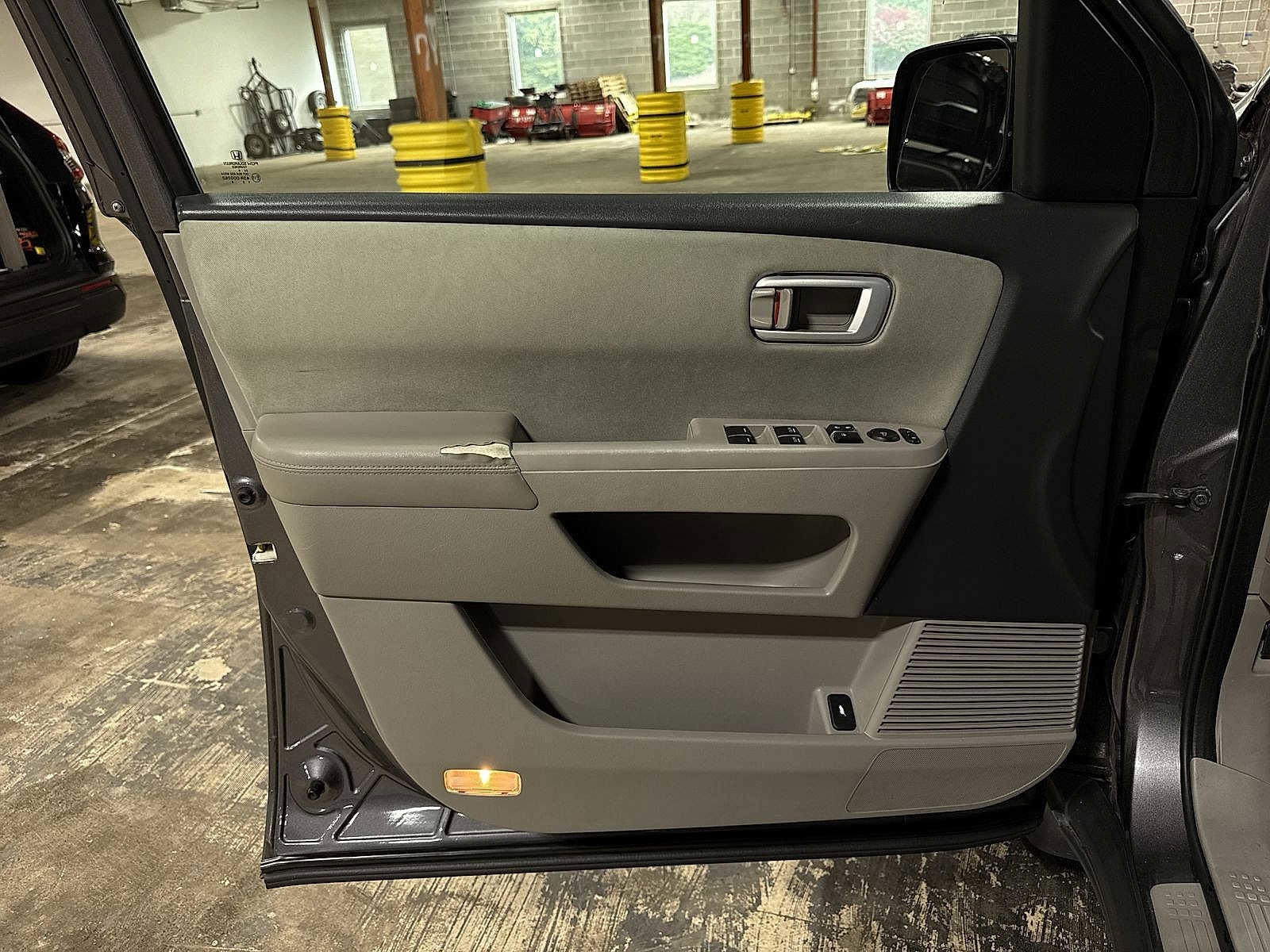 Thumbnail: 2015 Honda Pilot - 31