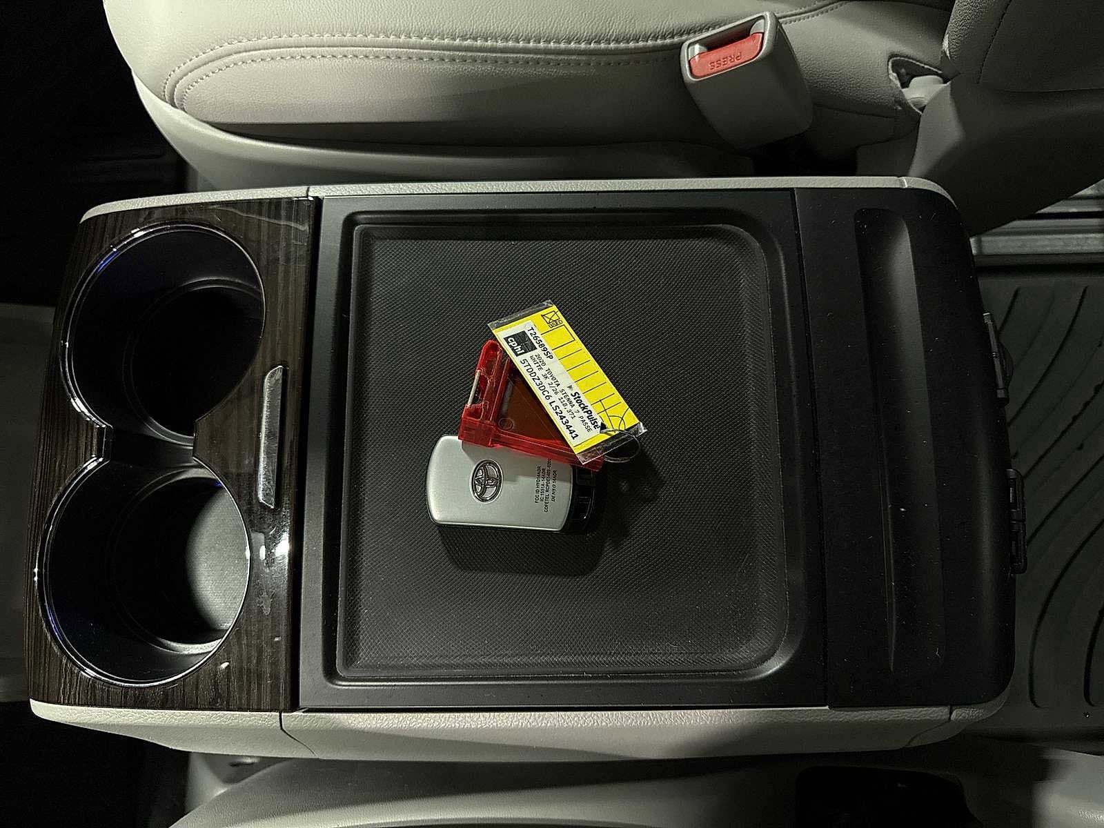 Thumbnail: 2020 Toyota Sienna - 33