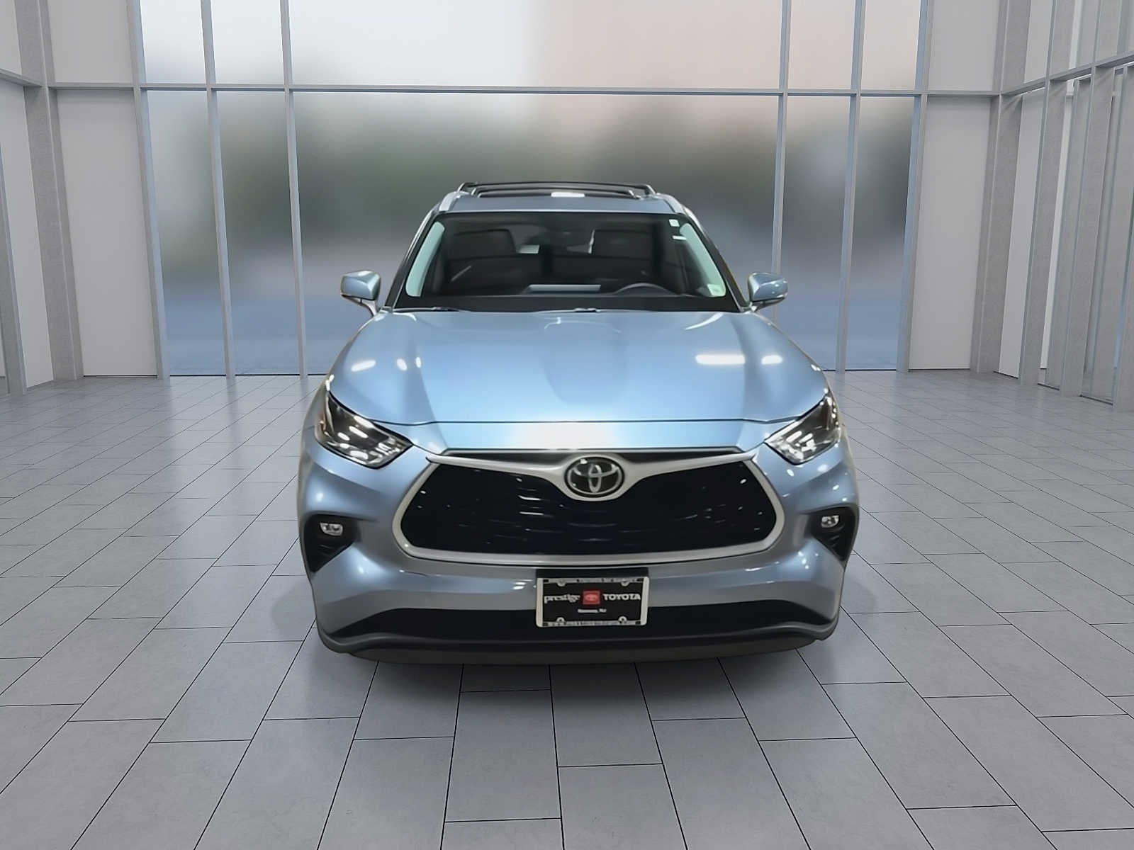 Thumbnail: 2023 Toyota Highlander - 3