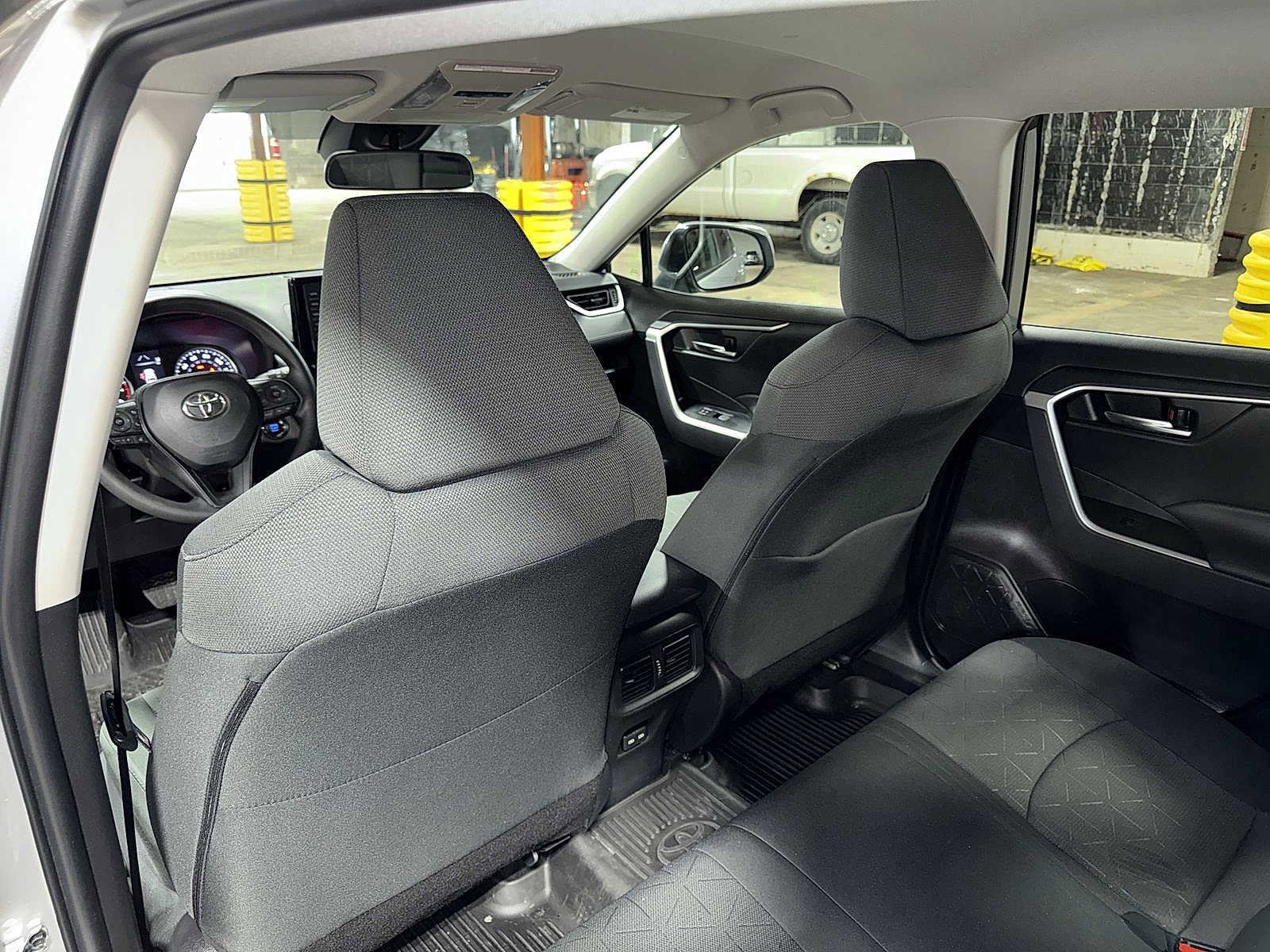 Thumbnail: 2022 Toyota RAV4 - 27