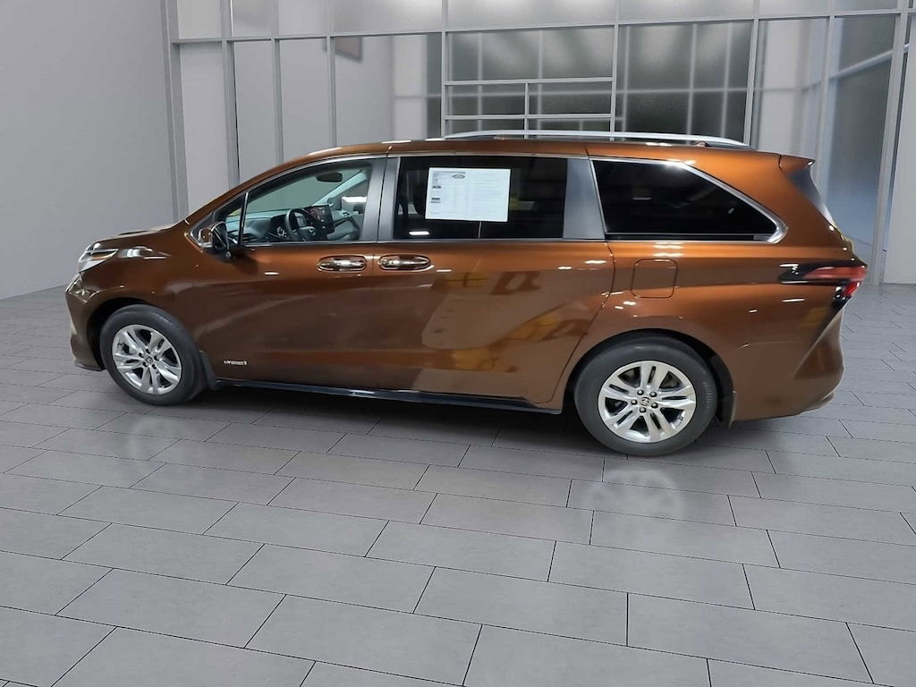 Certified 2021 Toyota Sienna Limited 7 Passenger Van