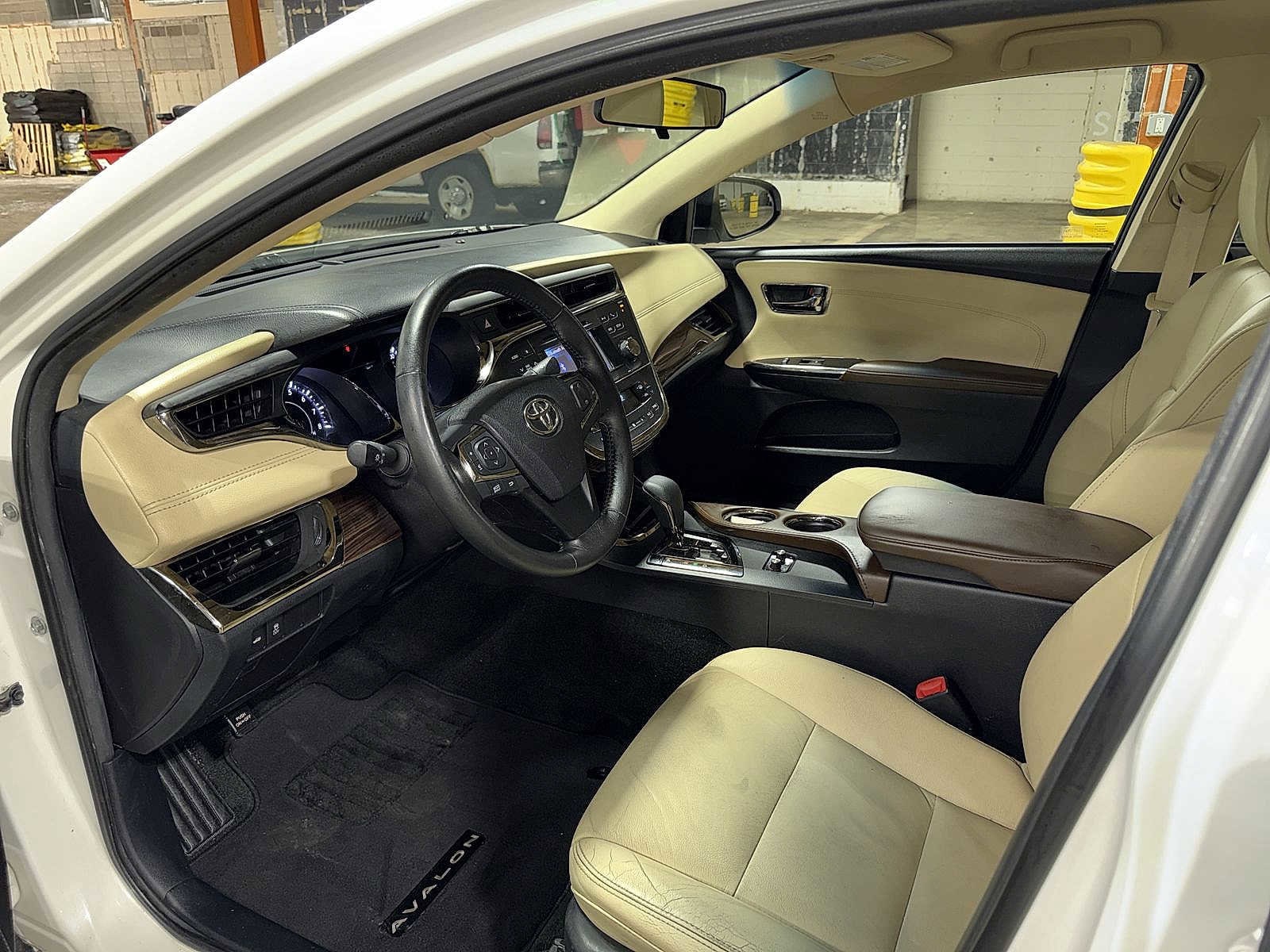 Thumbnail: 2014 Toyota Avalon - 28