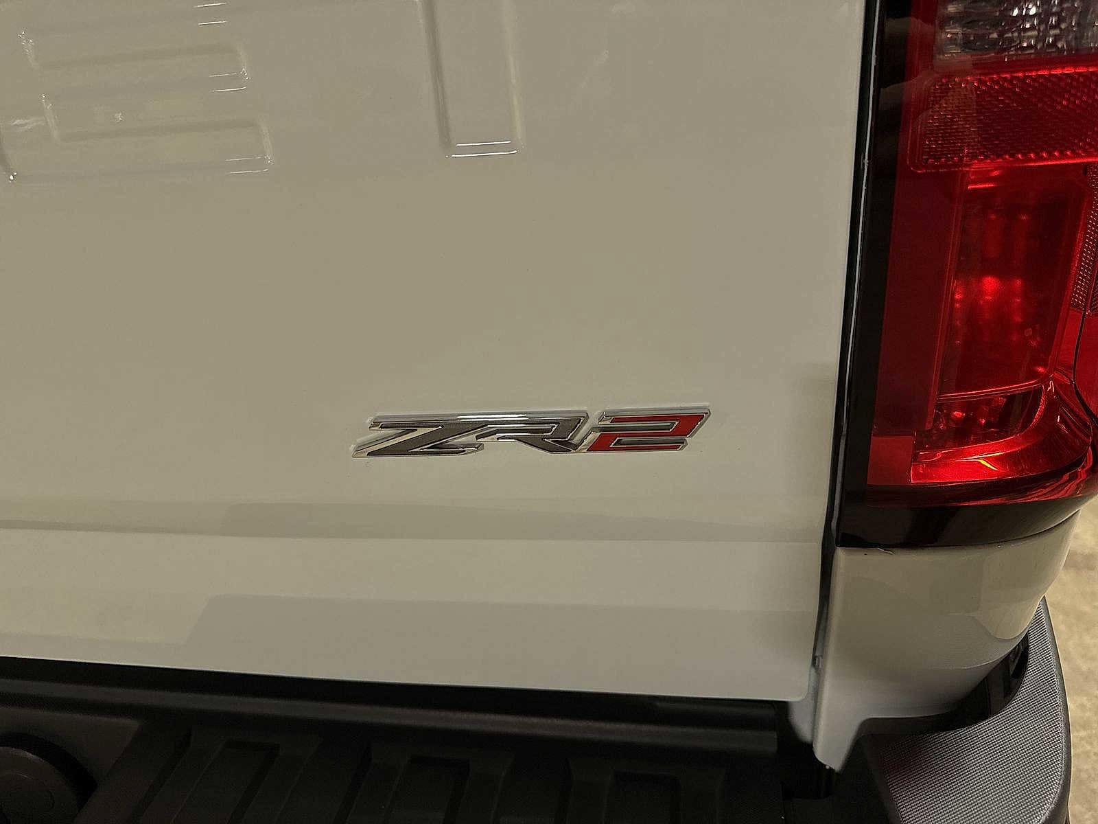 Thumbnail: 2022 Chevrolet Colorado - 26