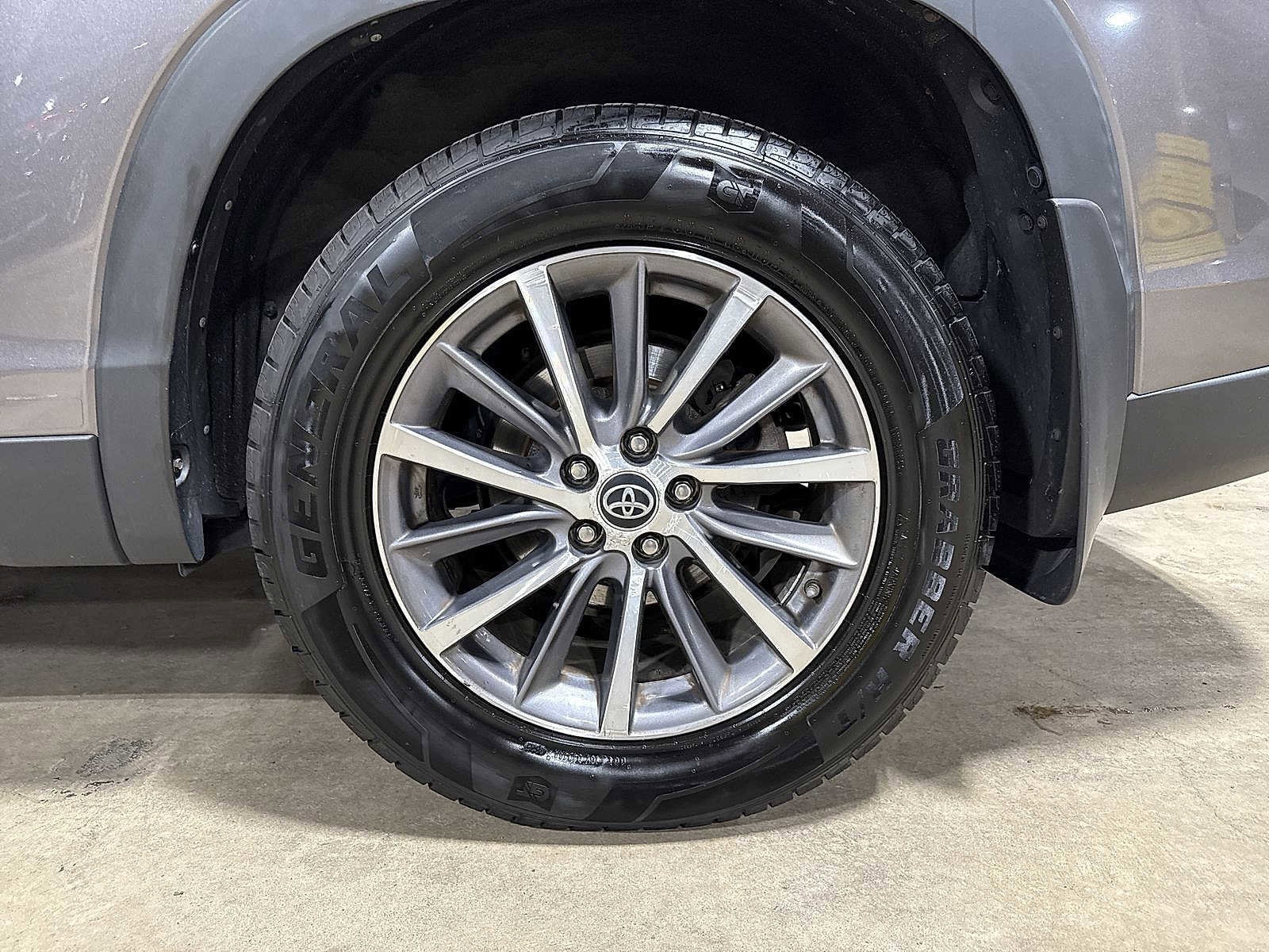 Thumbnail: 2019 Toyota Highlander - 10