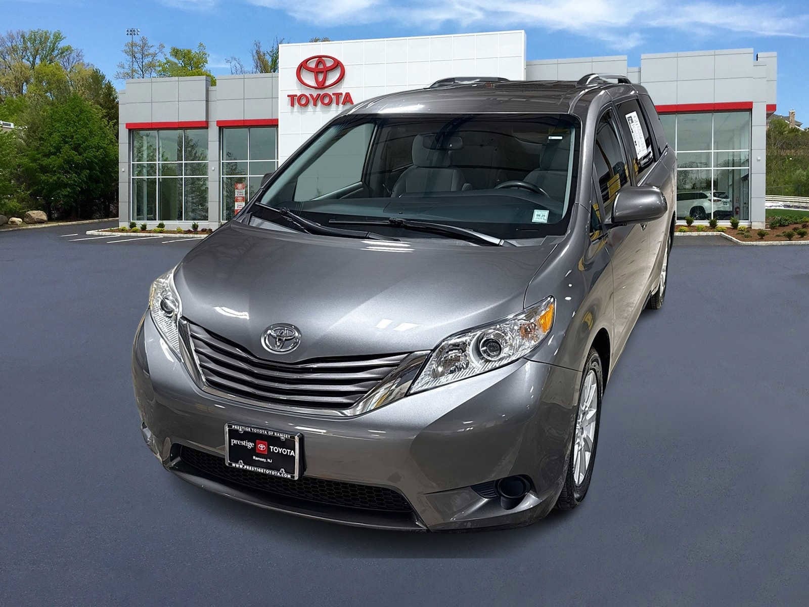 2017 Toyota Sienna LE -
                  Ramsey, NJ
