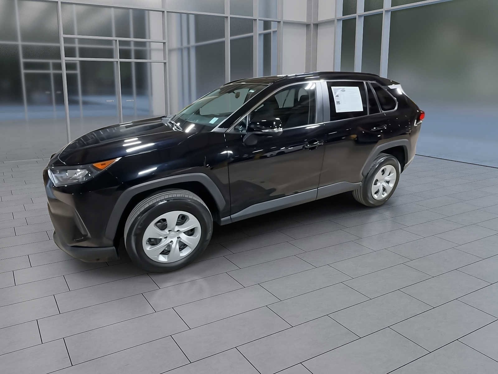 Thumbnail: 2021 Toyota RAV4 - 4