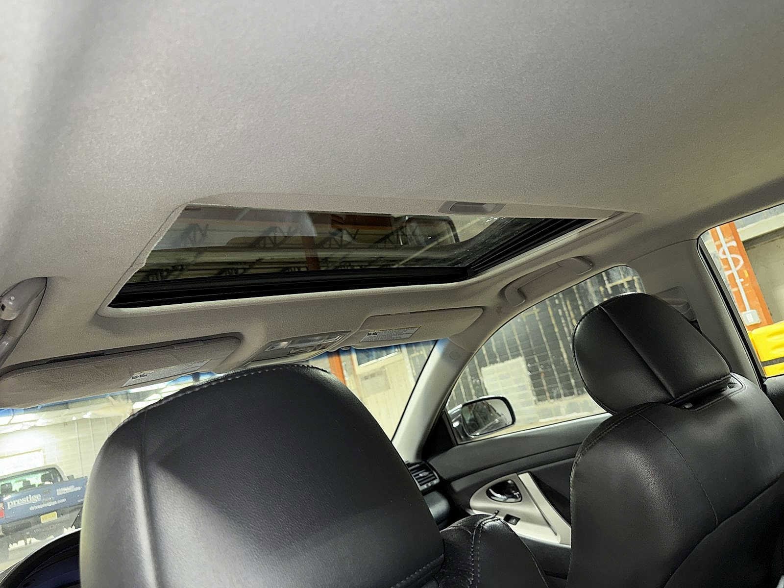 Thumbnail: 2011 Toyota Camry - 21