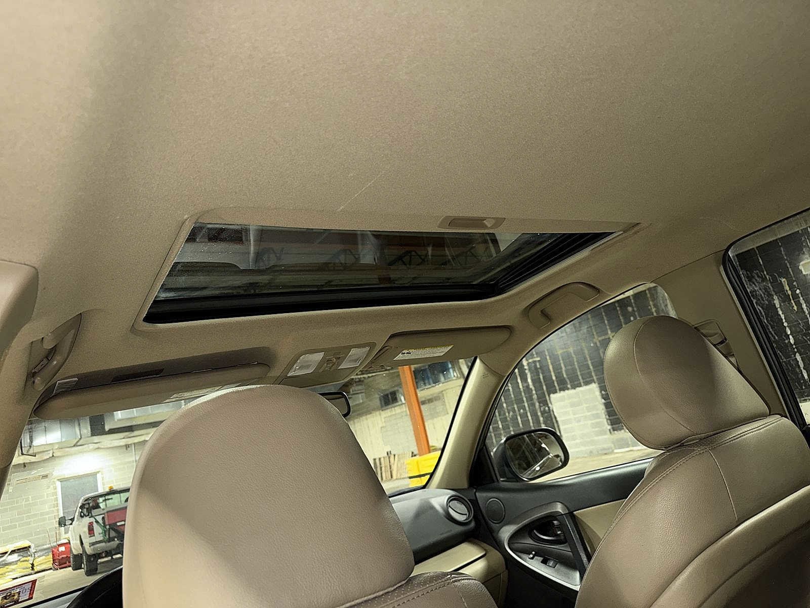 Thumbnail: 2009 Toyota RAV4 - 23