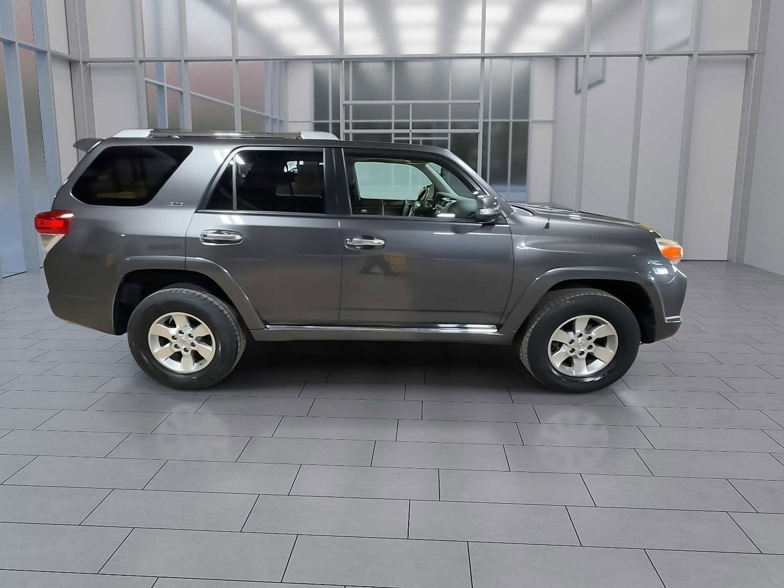 Thumbnail: 2013 Toyota 4Runner - 9