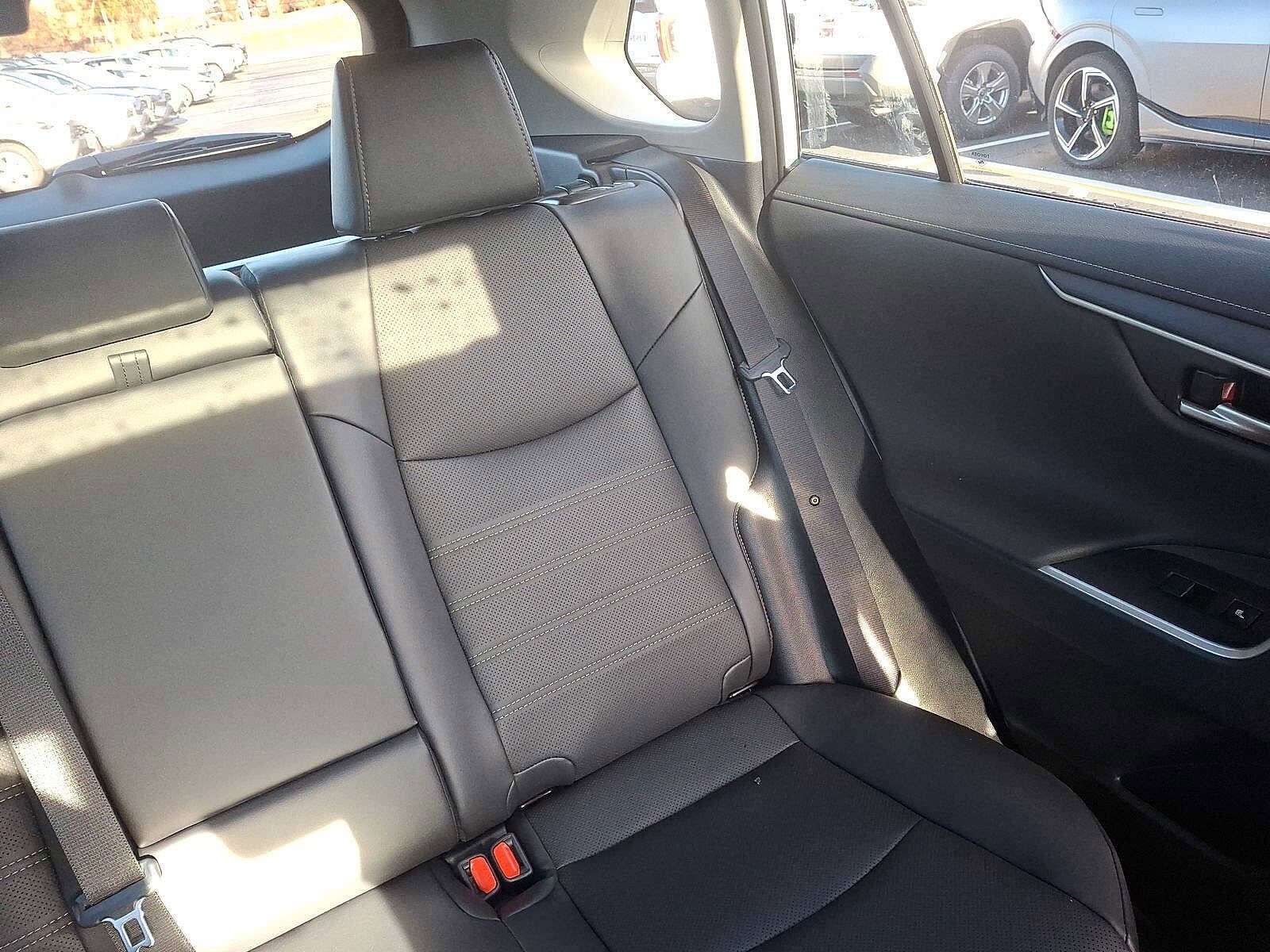 Thumbnail: 2025 Toyota RAV4 - 14