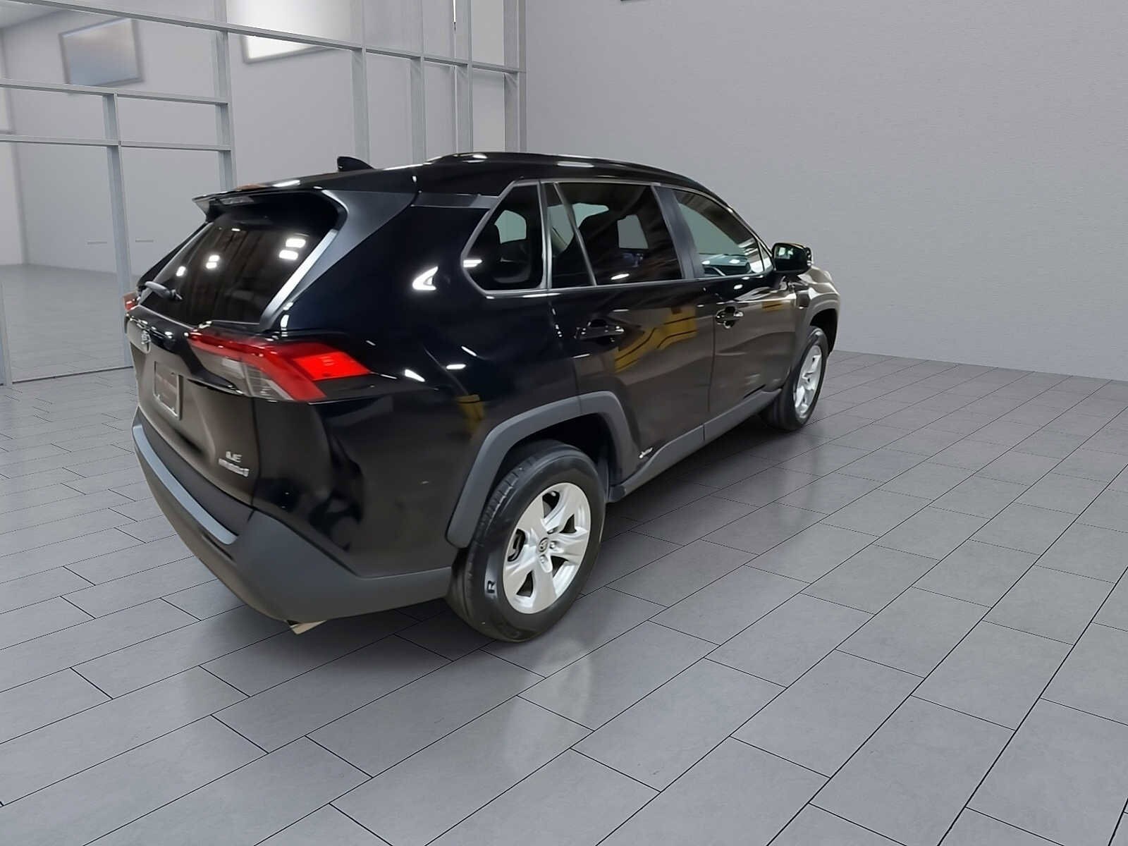 Thumbnail: 2021 Toyota RAV4 - 8