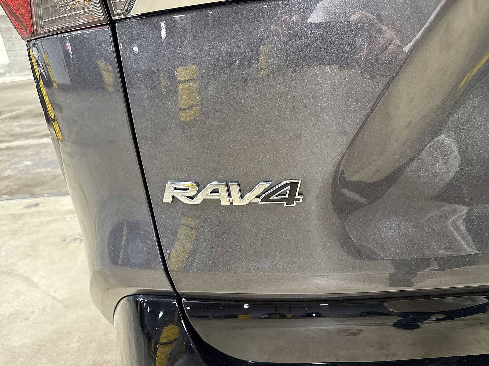 Thumbnail: 2022 Toyota RAV4 - 27