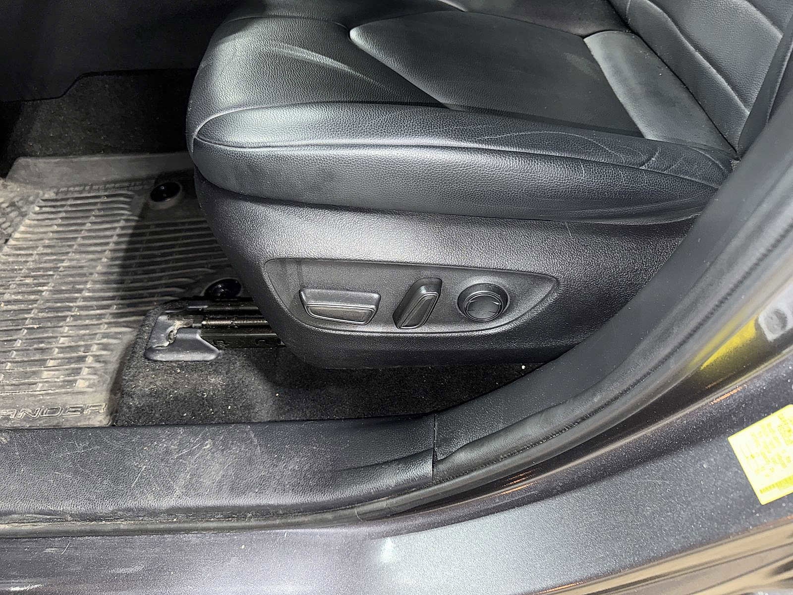 Thumbnail: 2022 Toyota Highlander - 24