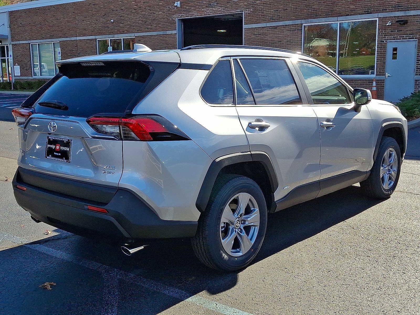 Thumbnail: 2025 Toyota RAV4 - 12