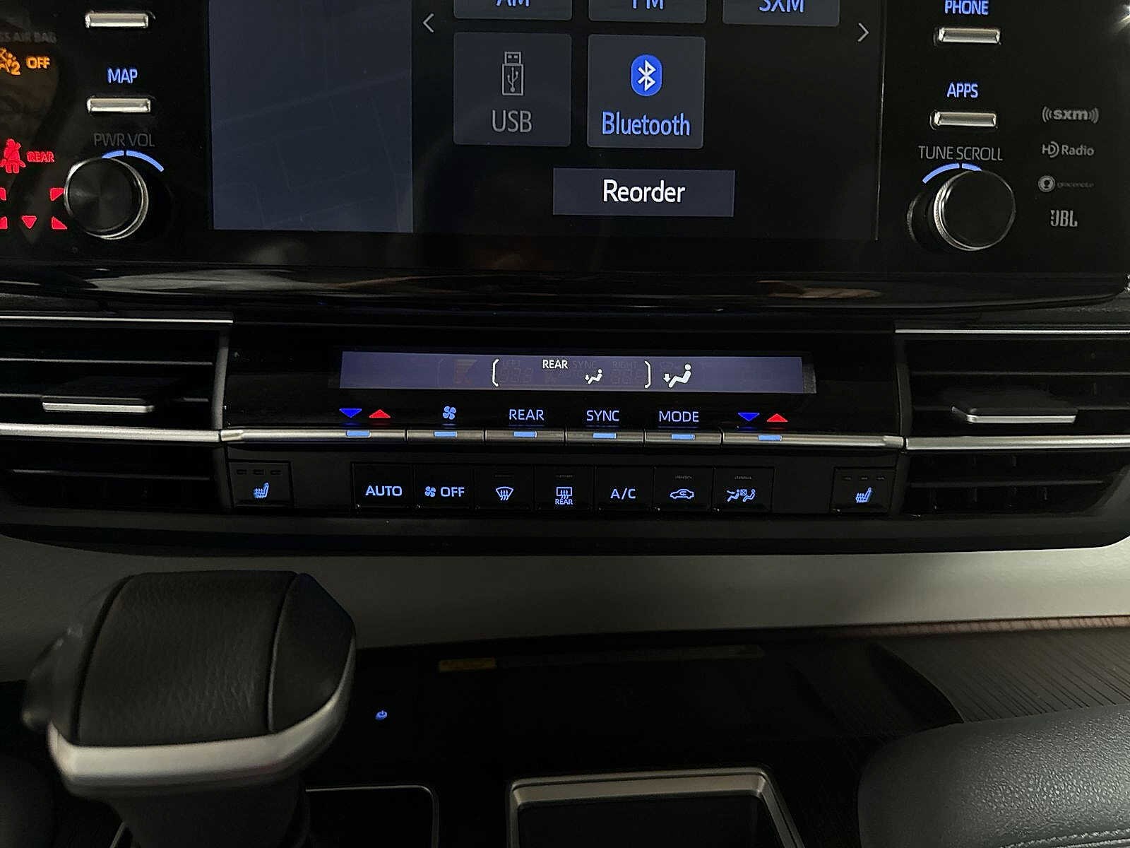 Thumbnail: 2023 Toyota Sienna - 23