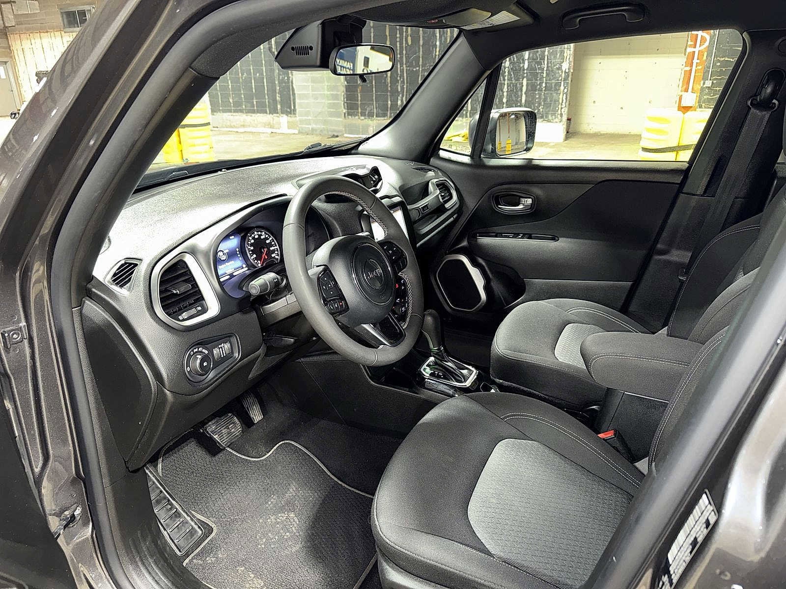 Thumbnail: 2021 Jeep Renegade - 28