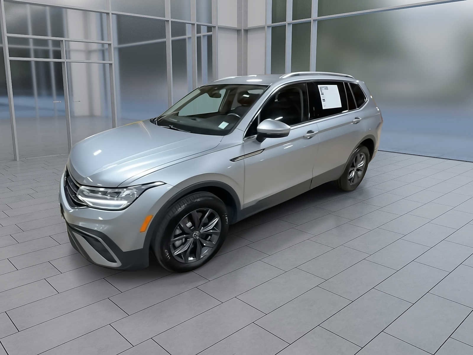 Thumbnail: 2023 Volkswagen Tiguan - 3