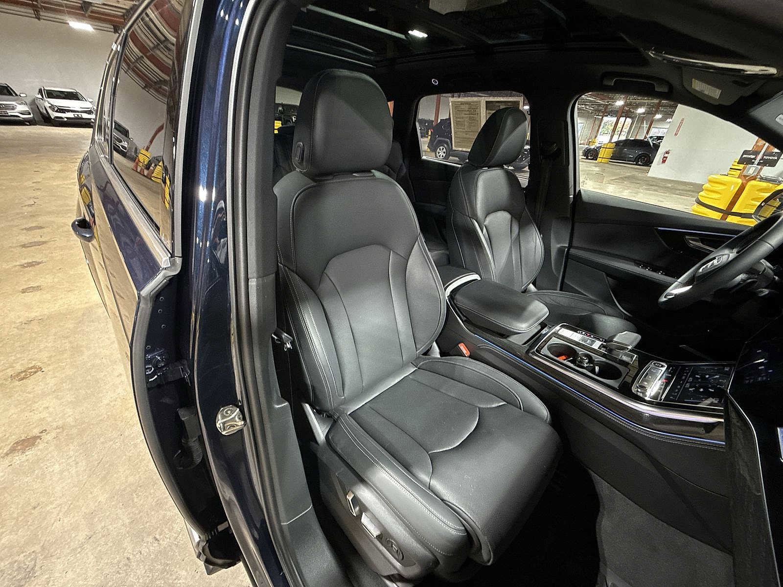 Thumbnail: 2025 Audi Q7 - 16