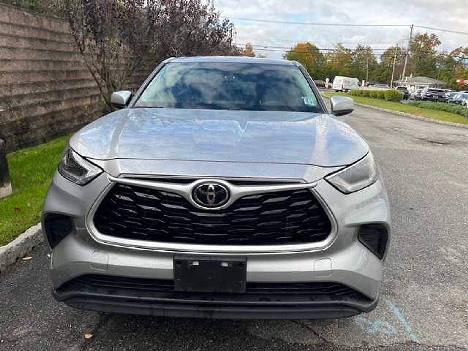 Thumbnail: 2021 Toyota Highlander - 2