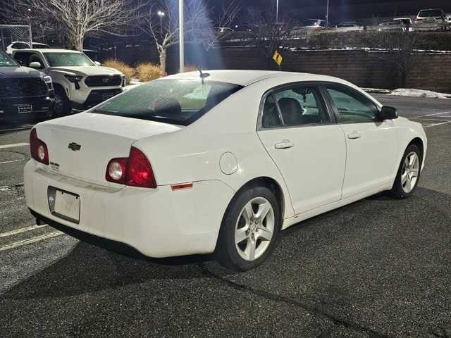Thumbnail: 2010 Chevrolet Malibu - 4
