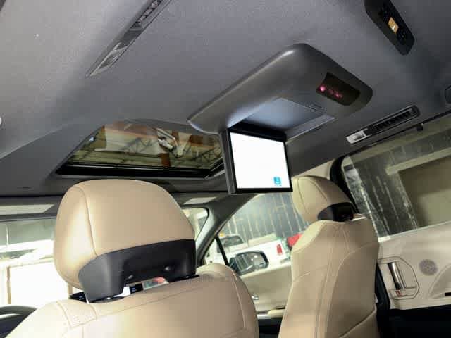 Thumbnail: 2023 Toyota Sienna - 26