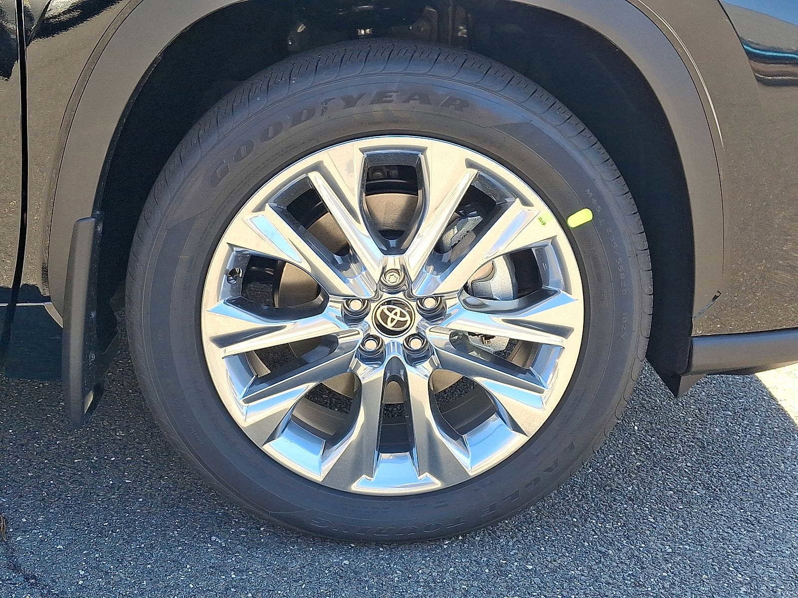 Thumbnail: 2026 Toyota Highlander - 27